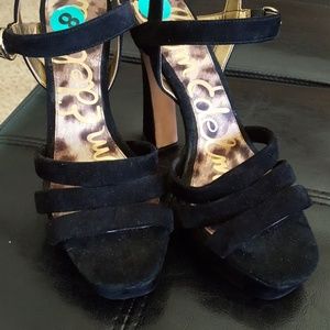 Shoe
